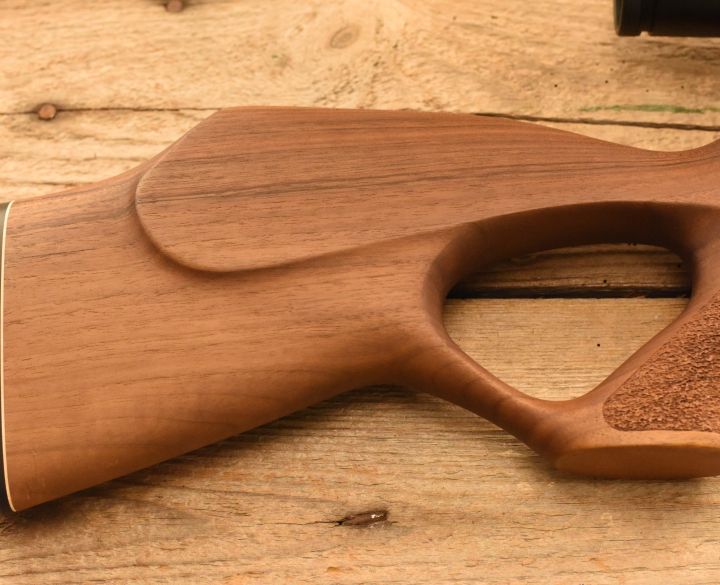 Weihrauch HW 100 Carbine Thumbhole Walnut .22-1