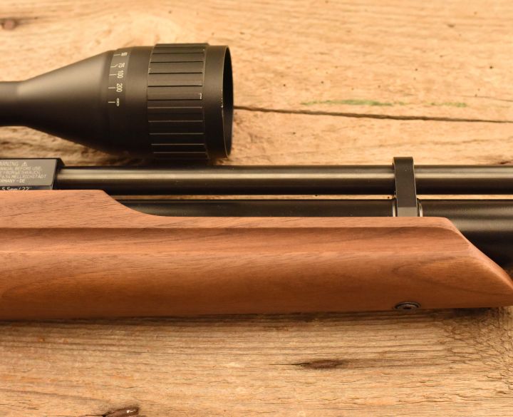 Weihrauch HW 100 Carbine Thumbhole Walnut .22-2